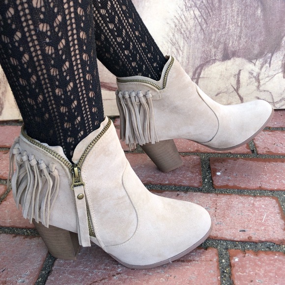 Yoki Shoes - Beige Fringe Zipper Detailing Cowgirl Booties